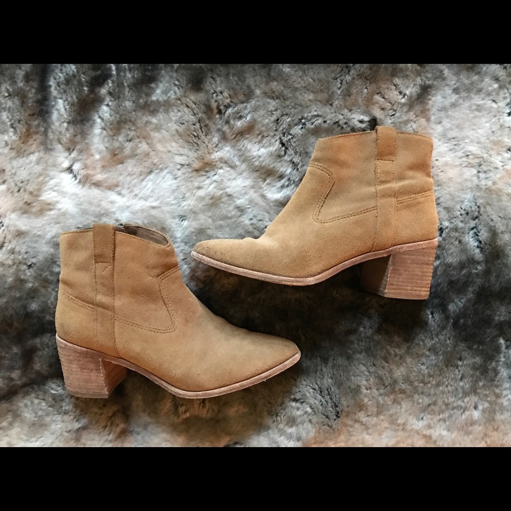 Madewell boots in light brown suede